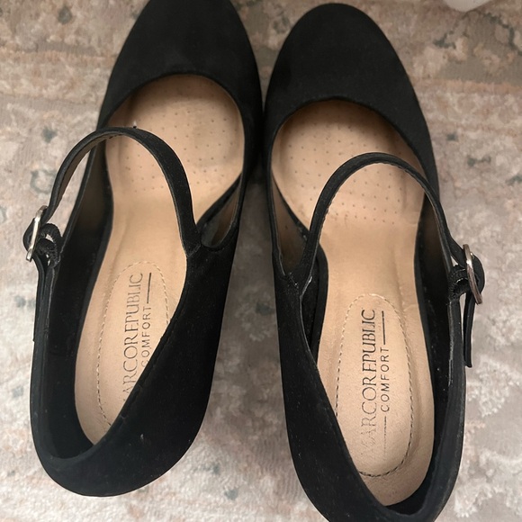 W 8 Black Mary Jane Block Heel Pump - Picture 6 of 8